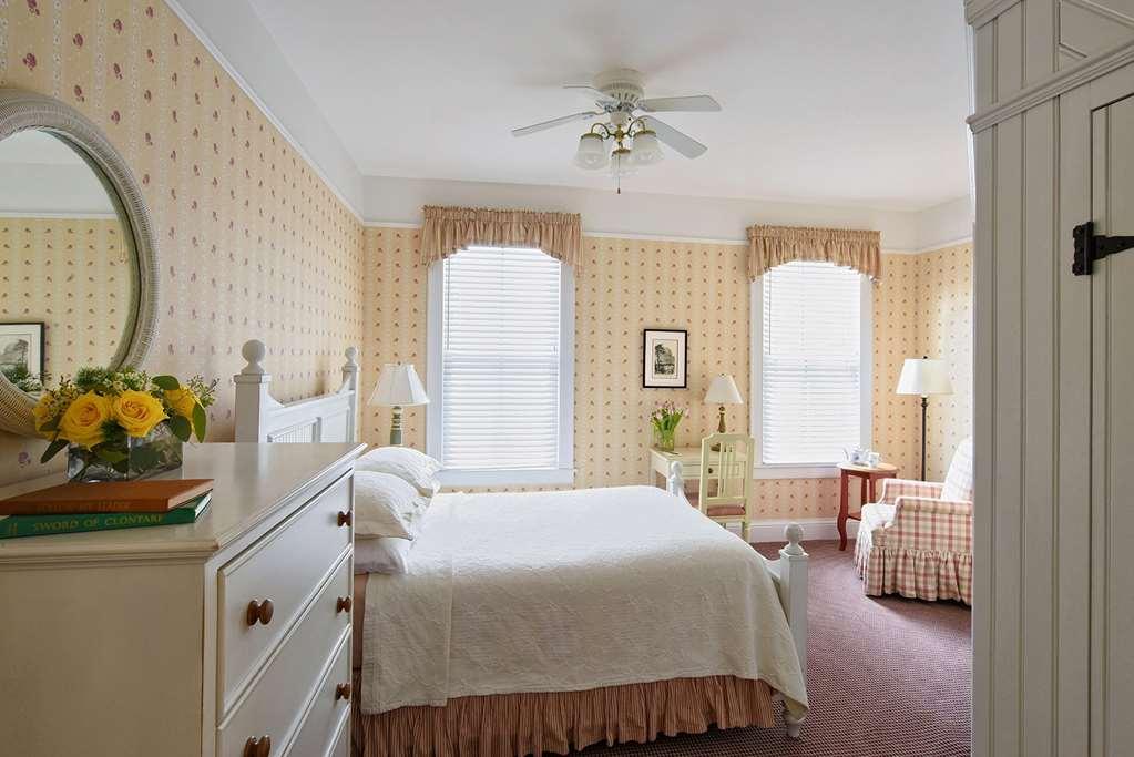 Mohonk Mountain House Hotel New Paltz Room photo