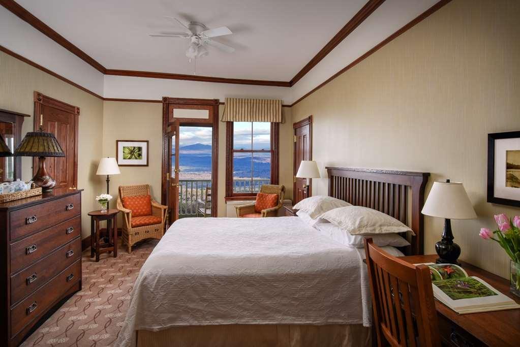 Mohonk Mountain House Hotel New Paltz Room photo